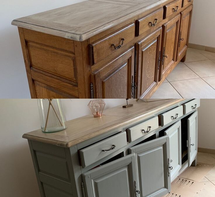 restauration meubles anciens avec outils et vernis sur table en bois